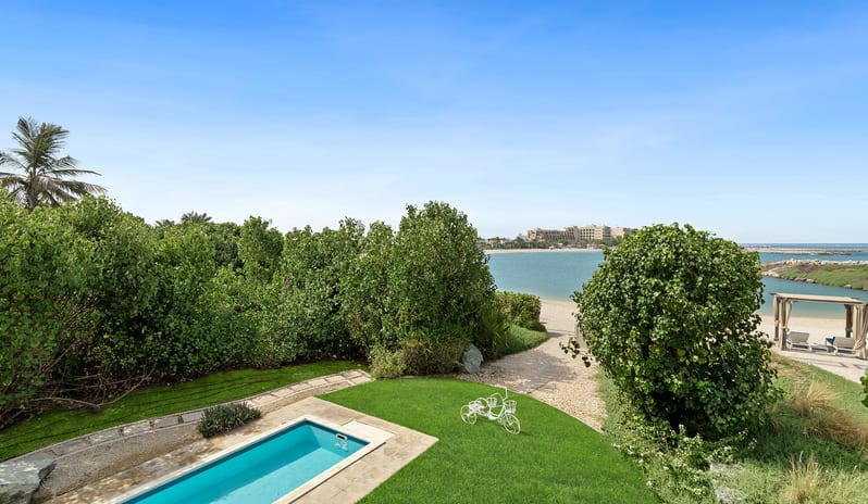 Two Bedroom Premium Villa Beach Front (Private pool)